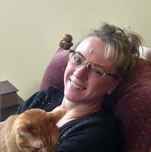 Meet your Posher, Lois